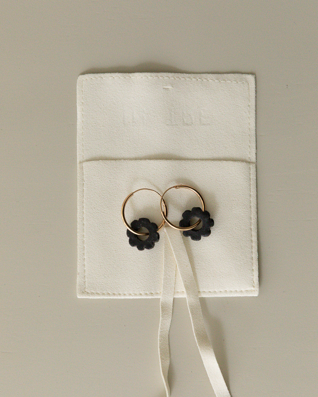 Aros Margarida · Negro