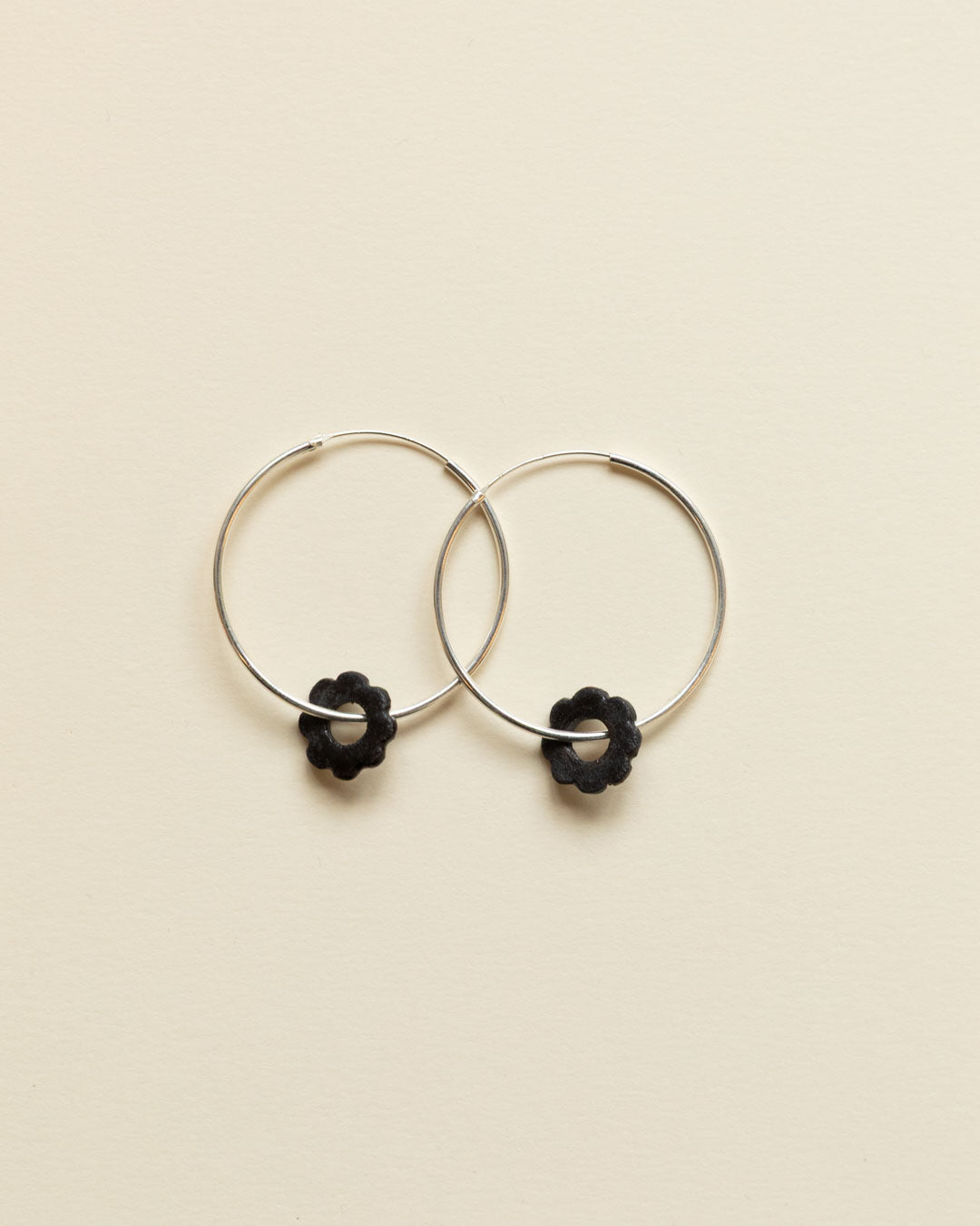 Aros Margarida · Negro