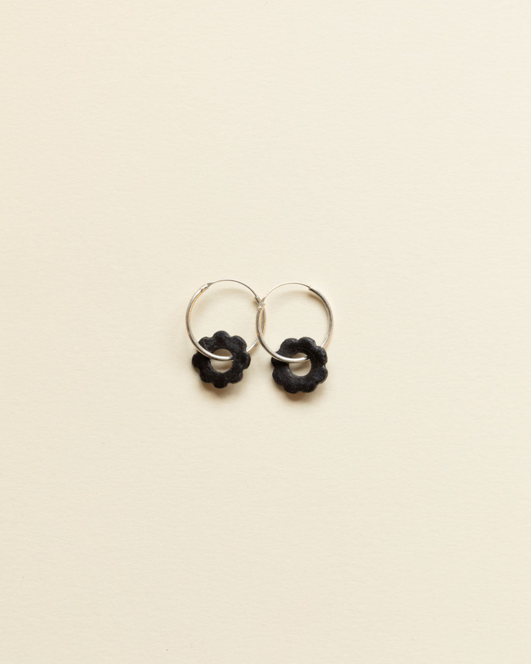 Aros Margarida · Negro