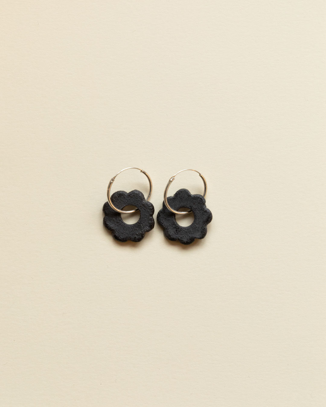 Aros Margarida · Negro