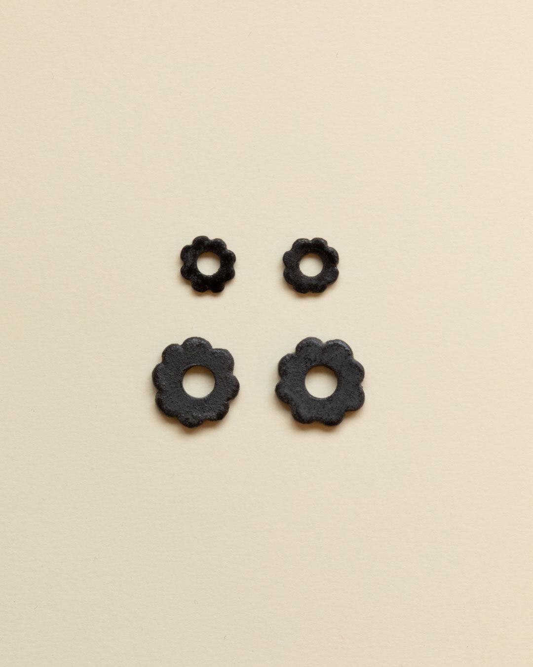 Aros Margarida · Negro