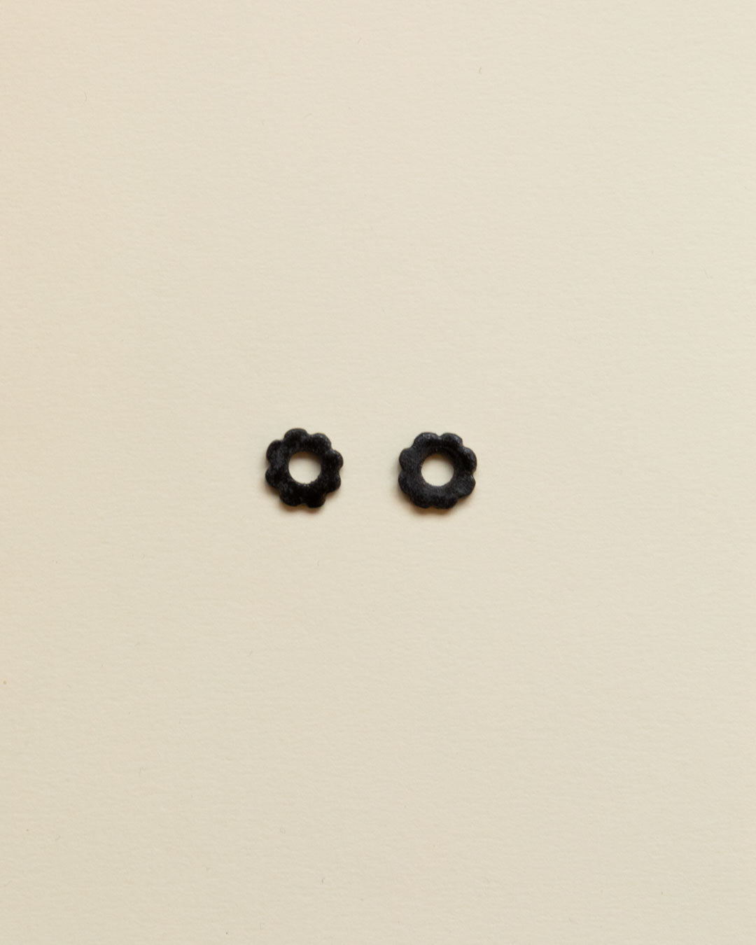 Aros Margarida · Negro
