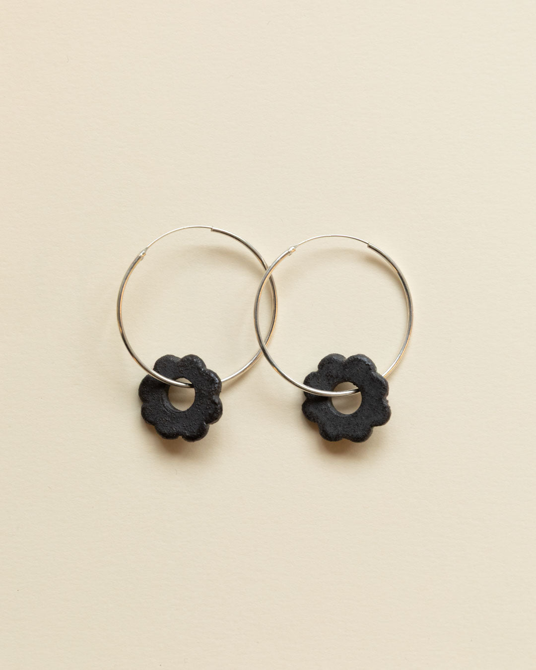 Aros Margarida · Negro